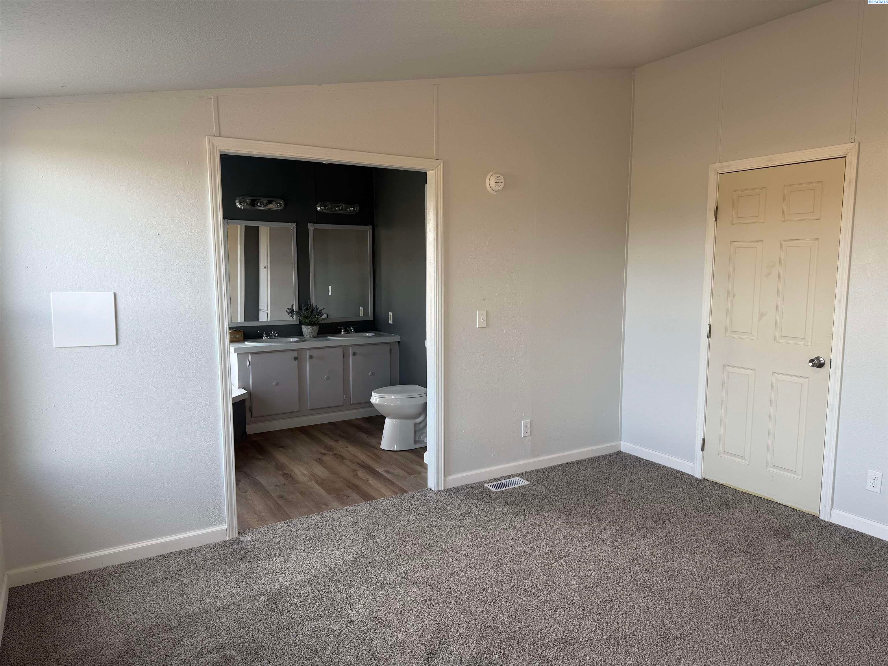 208401 East Cochran Road Kennewick, WA 99337 - Photo 8 of 27 Gallery Image 8