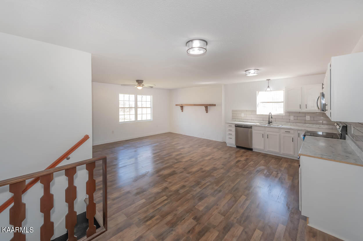 6403 Maloneyville Road Corryton, TN 37721 - Photo 4 of 26 DSC_2568-Edit