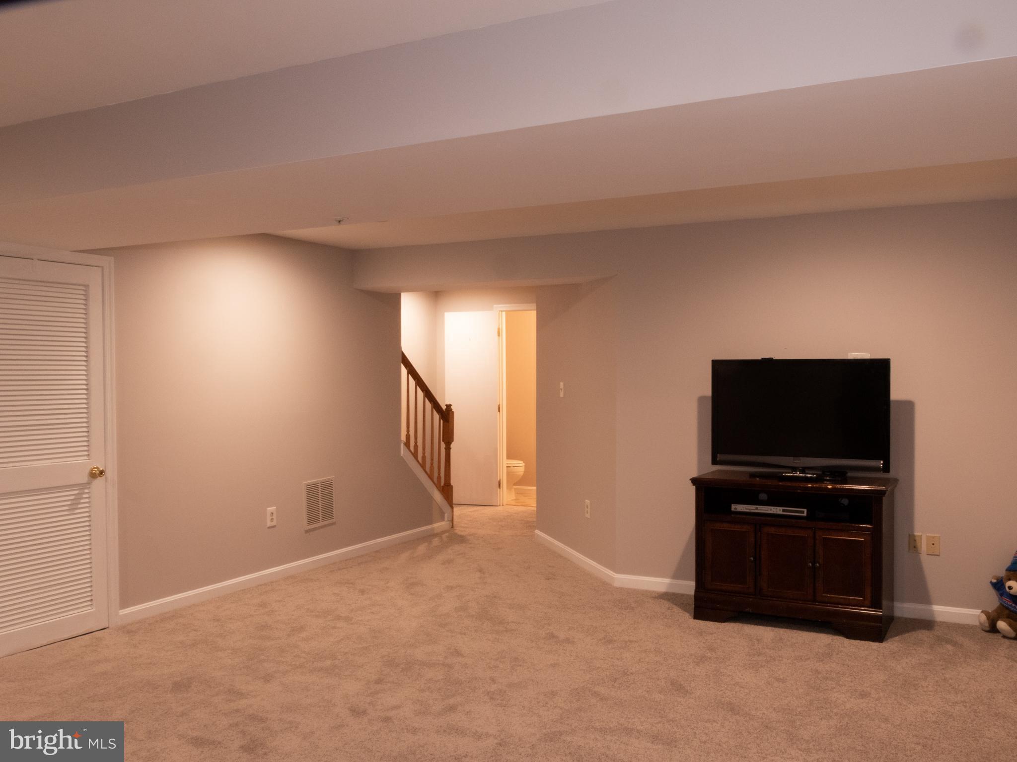 8857 Ritchboro Road District Heights, MD 20747 - Photo 34 of 43 Basement