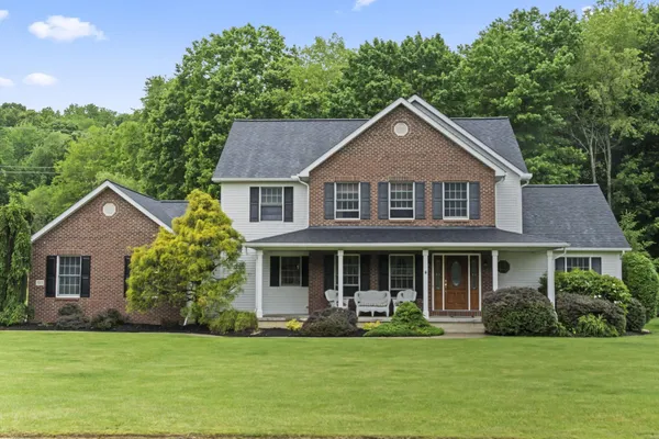$580,000 | 525 Gleneagles Drive, Newark, OH 43055
