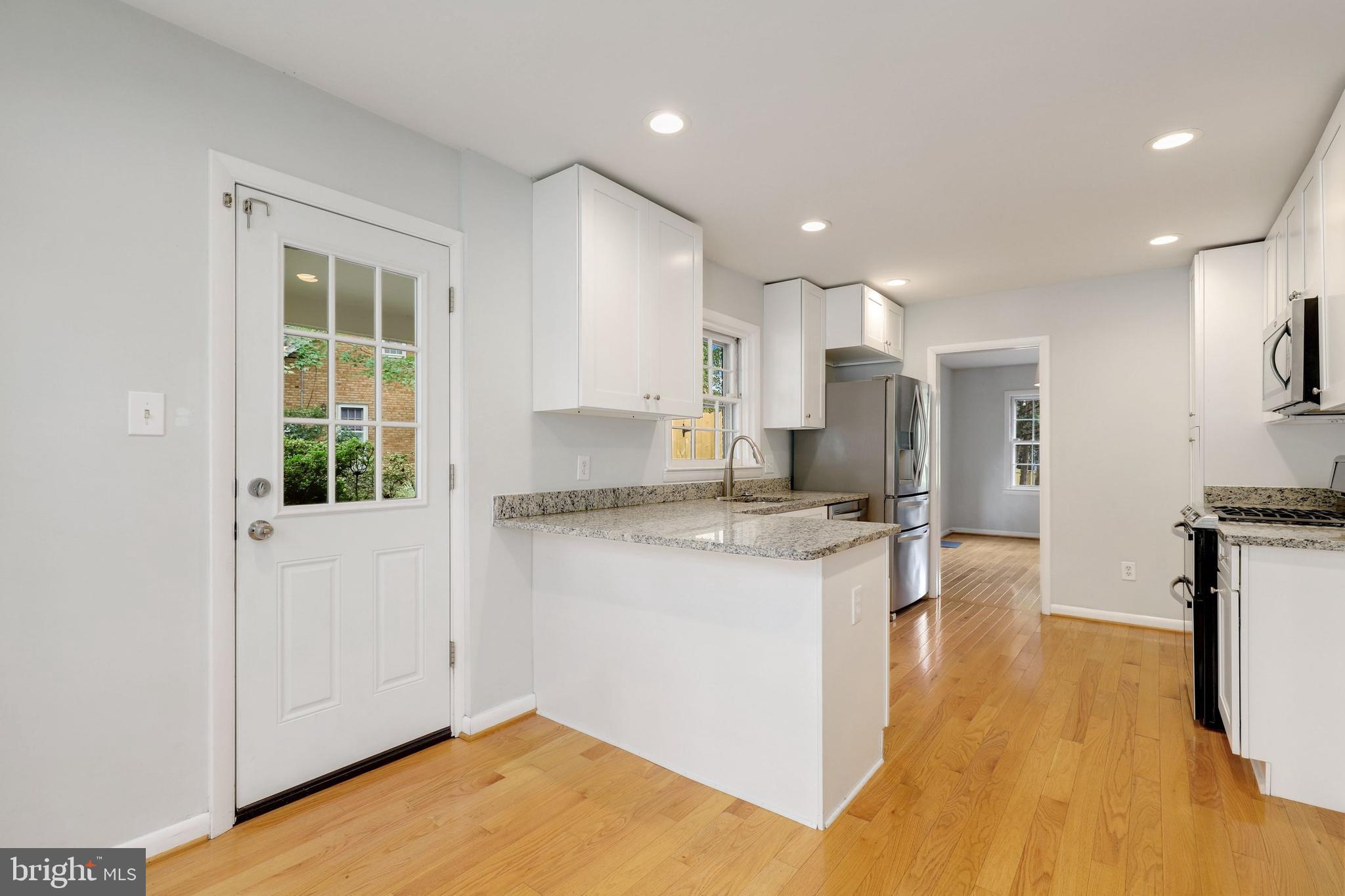 5803 Ogden Road Bethesda, MD 20816 - Photo 14 of 51