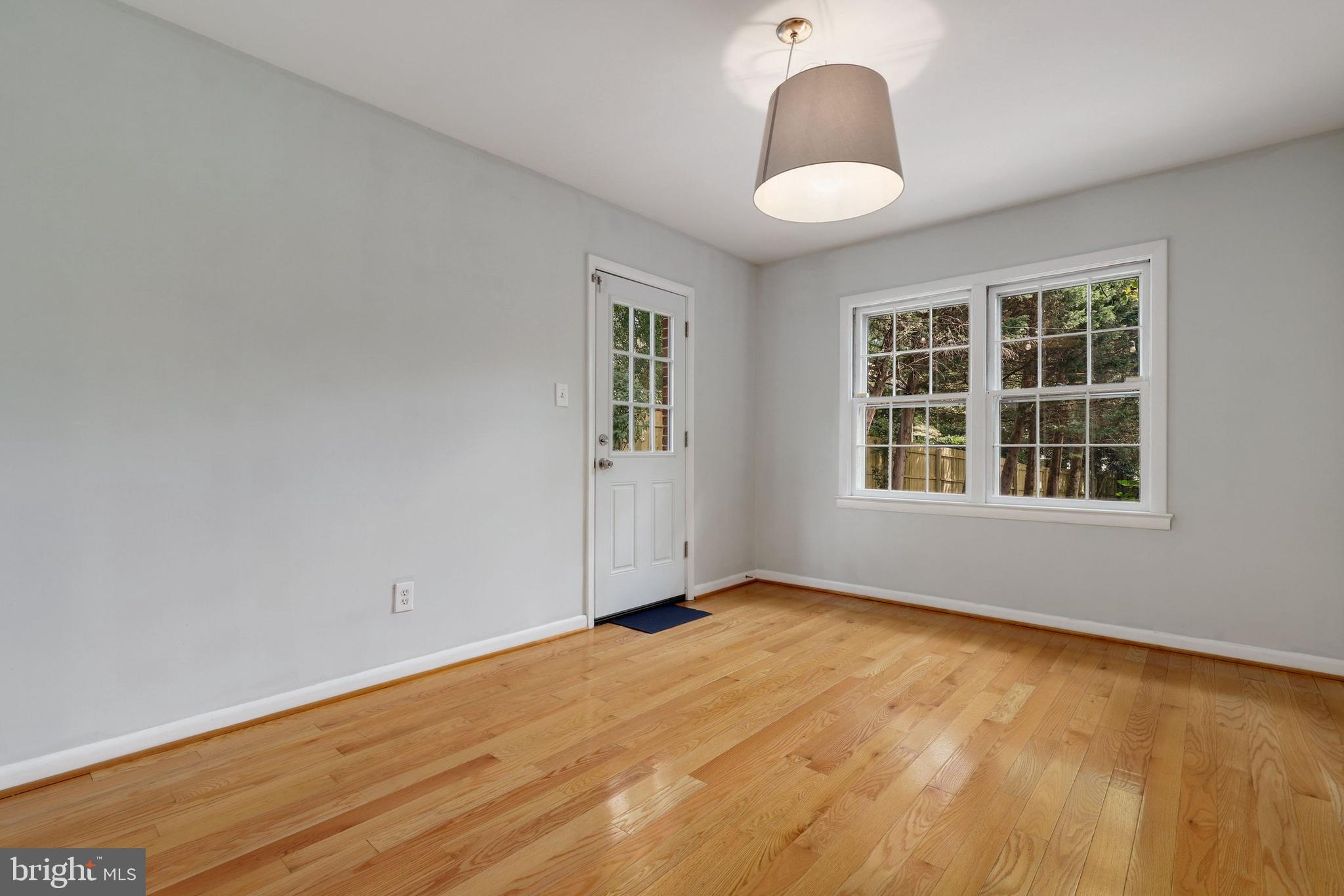 5803 Ogden Road Bethesda, MD 20816 - Photo 10 of 51