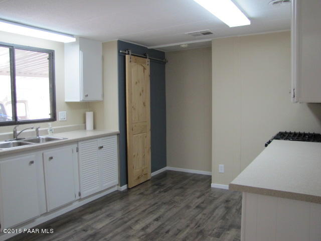 10249 Black Angus Road Dewey, AZ 86327 - Photo 11 of 39 Kitchen