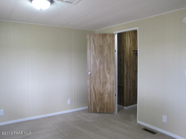 10249 Black Angus Road Dewey, AZ 86327 - Photo 15 of 39 Spare bedroom