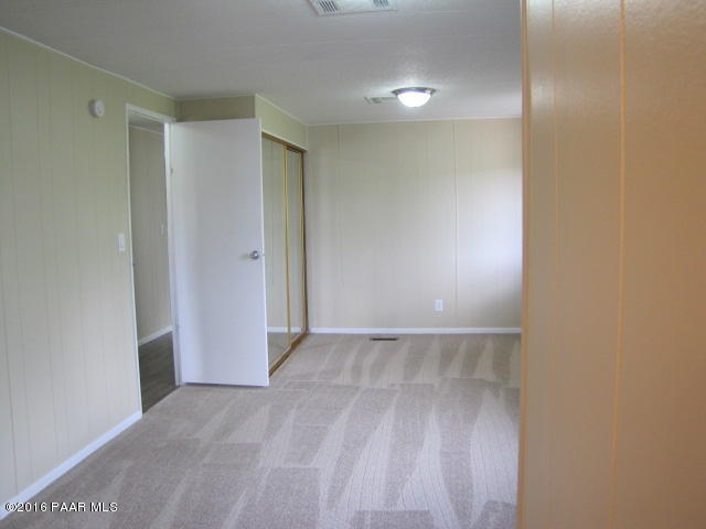 10249 Black Angus Road Dewey, AZ 86327 - Photo 16 of 39 Master bedroom