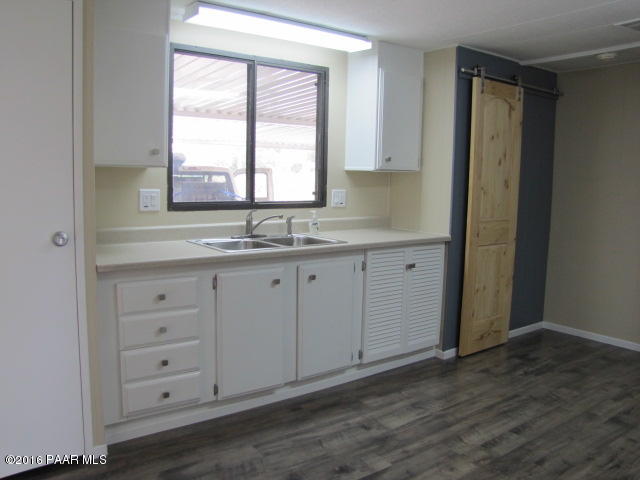 10249 Black Angus Road Dewey, AZ 86327 - Photo 18 of 39 Kitchen