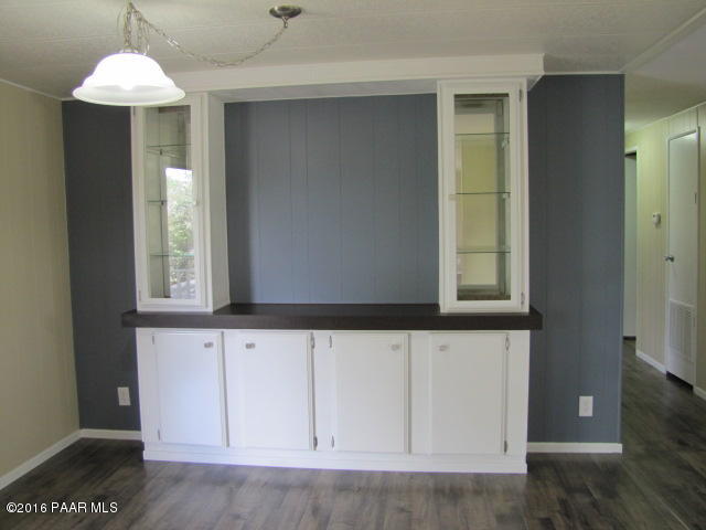 10249 Black Angus Road Dewey, AZ 86327 - Photo 22 of 39 Dining/Hutch