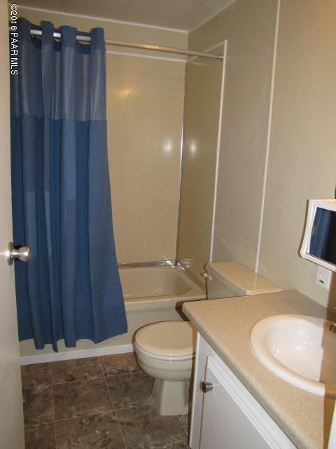 10249 Black Angus Road Dewey, AZ 86327 - Photo 26 of 39 Hall bath
