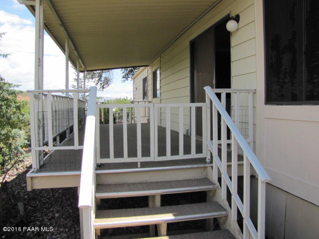10249 Black Angus Road Dewey, AZ 86327 - Photo 27 of 39 Covered deck