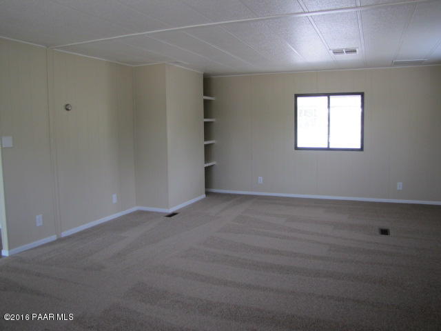 10249 Black Angus Road Dewey, AZ 86327 - Photo 6 of 39 Living area