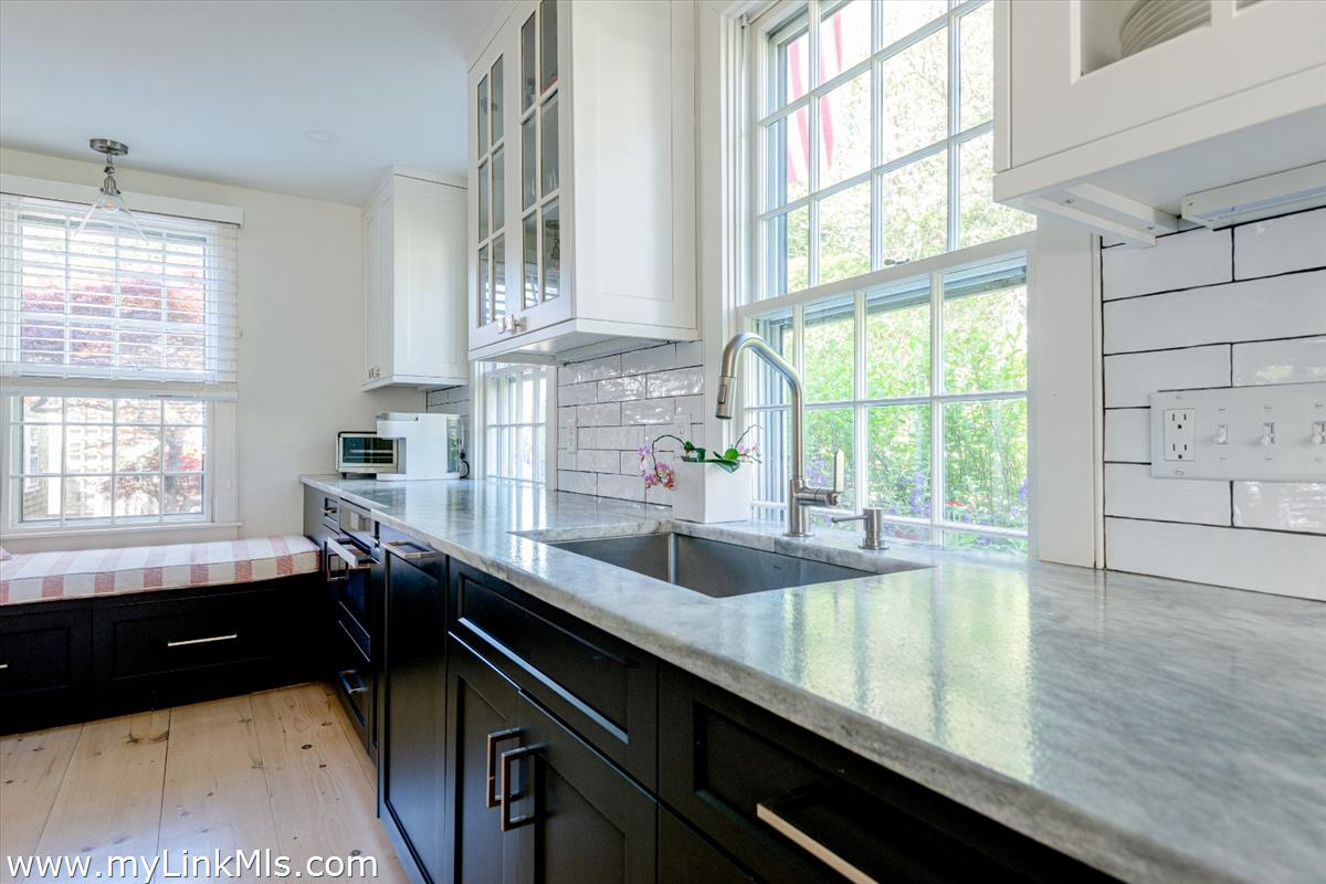 4 Crown Court Nantucket, MA 02554 - Photo 13 of 66