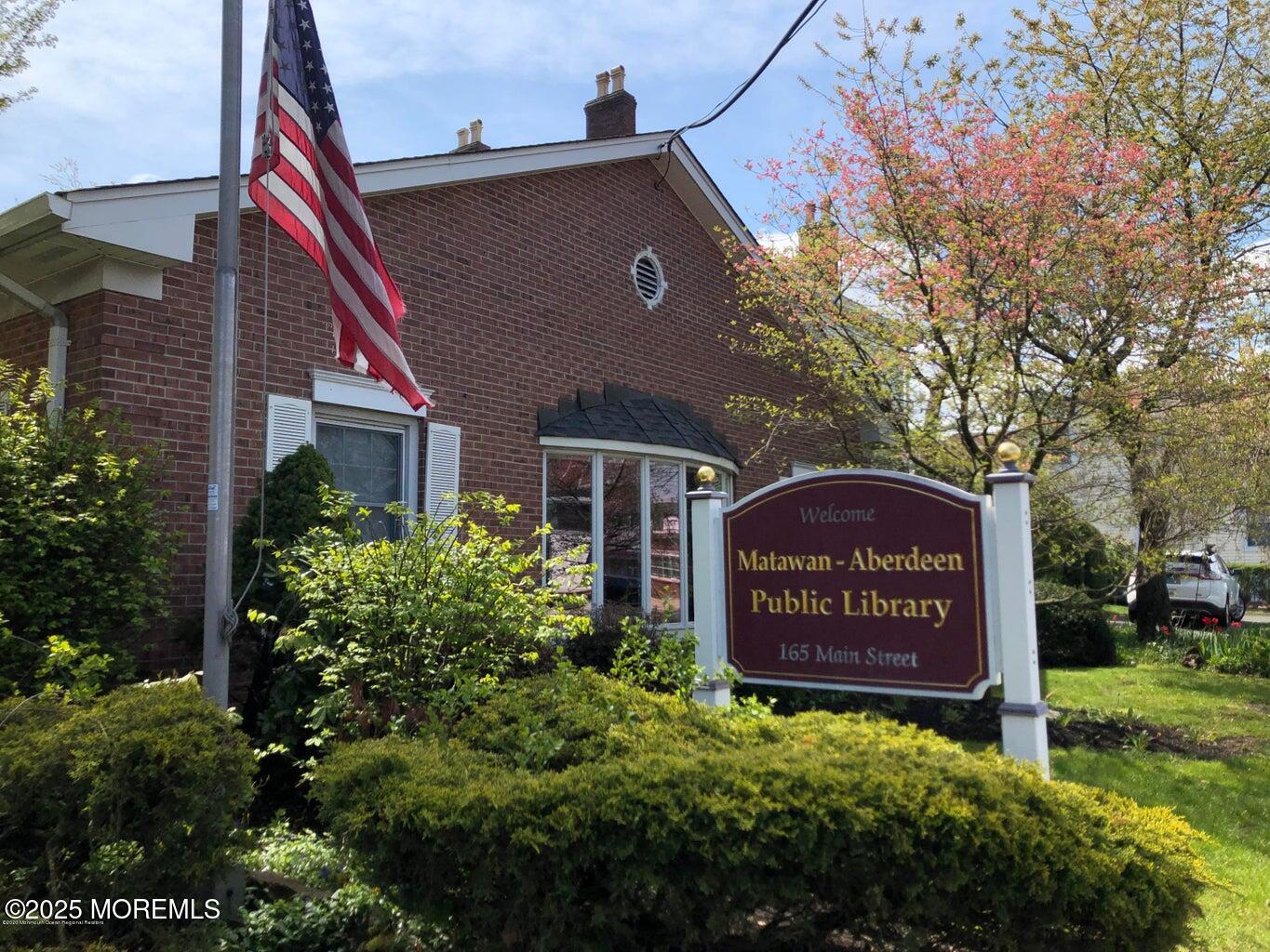 8 Ravine Drive, Unit B Matawan, NJ 07747 - Photo 18 of 21 LIBRARY