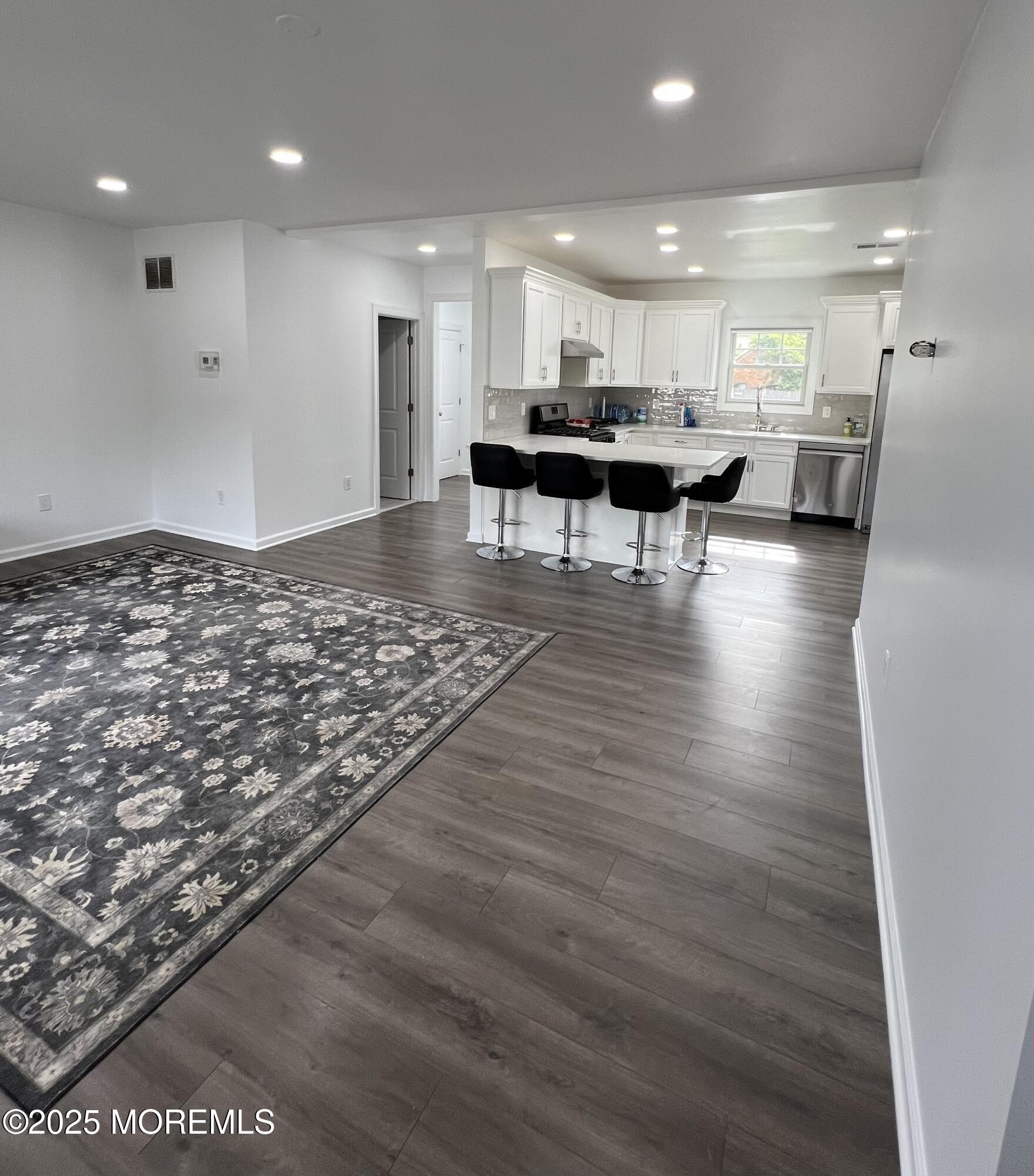8 Ravine Drive, Unit B Matawan, NJ 07747 - Photo 4 of 21 LIVING ROOM