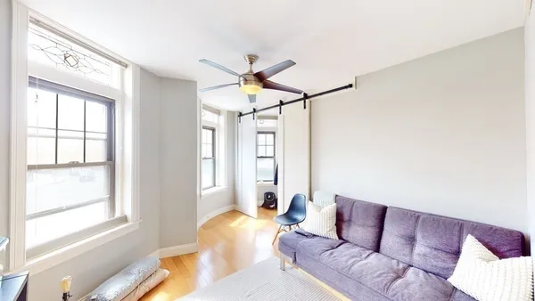 $3,950 | 394 Riverway, Unit 1, Boston, MA 02115