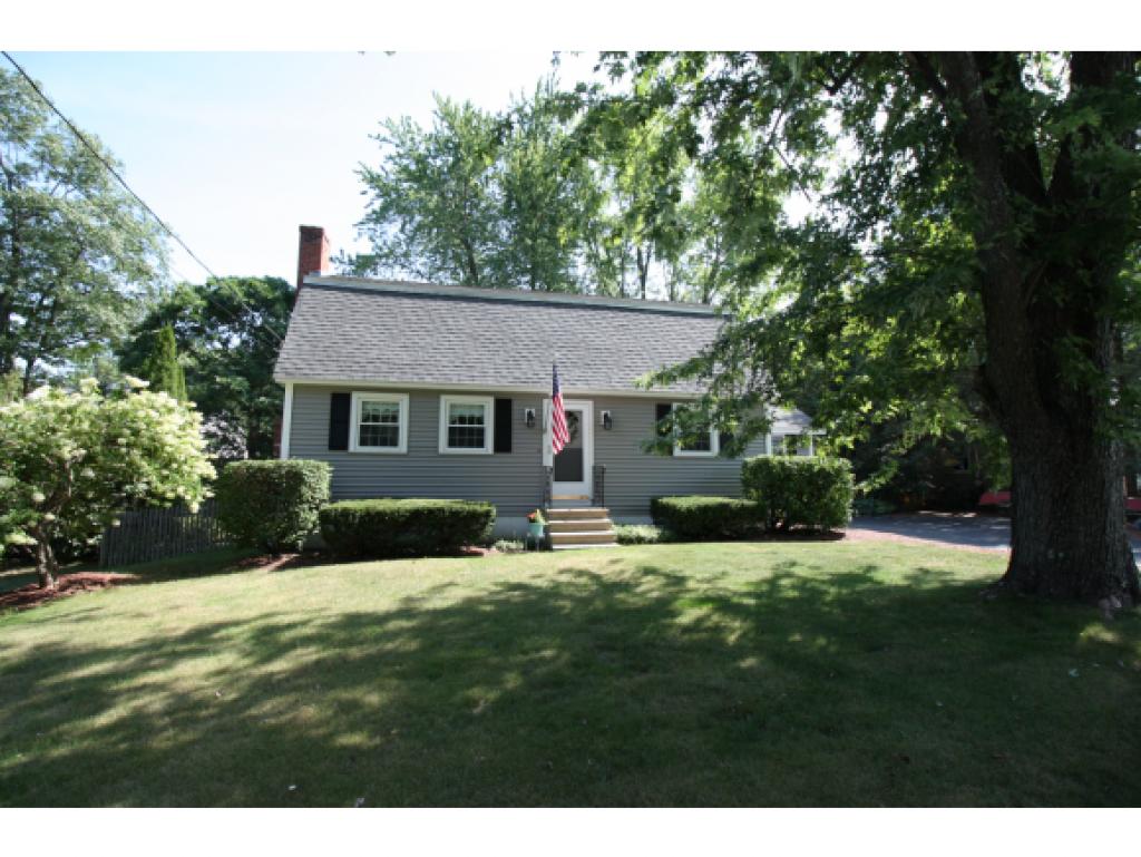 14 Nightingale Road Nashua, NH 03062 - Photo 2 of 20