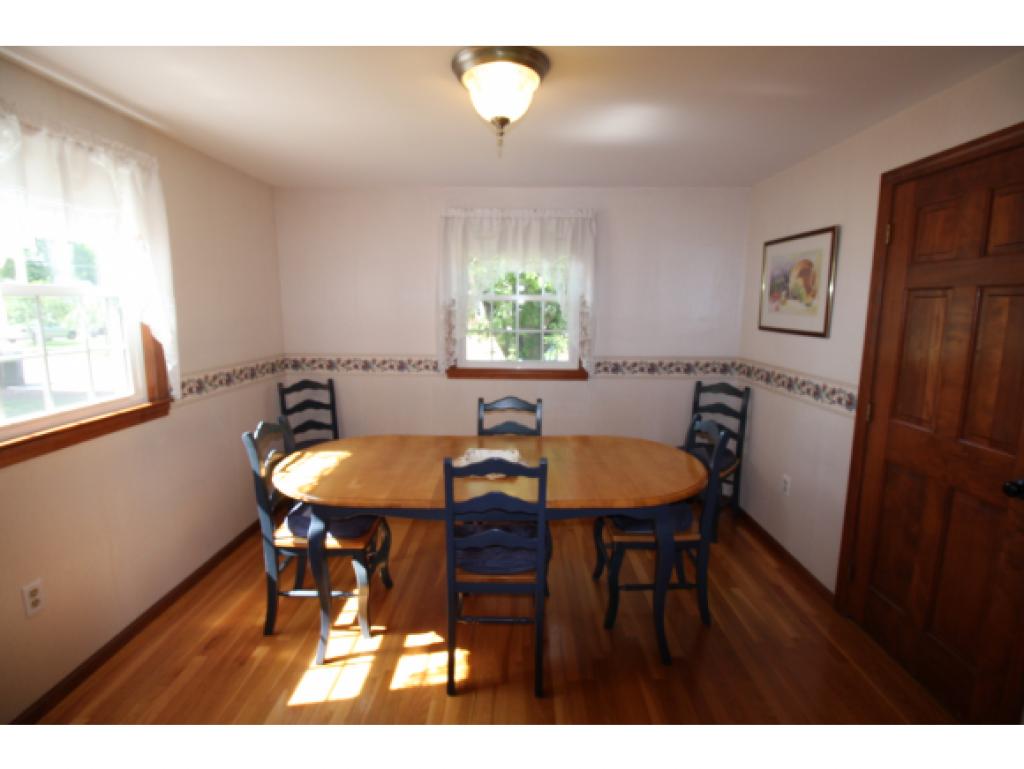 14 Nightingale Road Nashua, NH 03062 - Photo 11 of 20