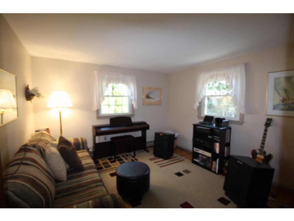 14 Nightingale Road Nashua, NH 03062 - Photo 12 of 20