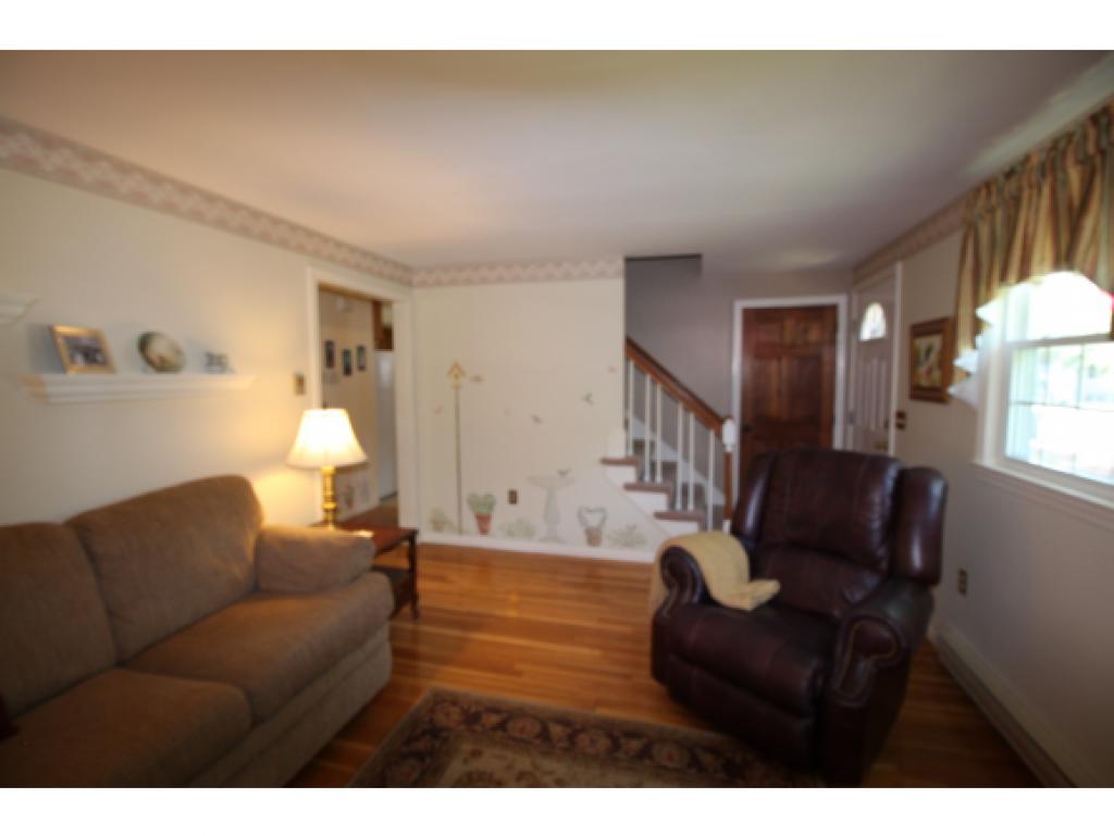 14 Nightingale Road Nashua, NH 03062 - Photo 15 of 20