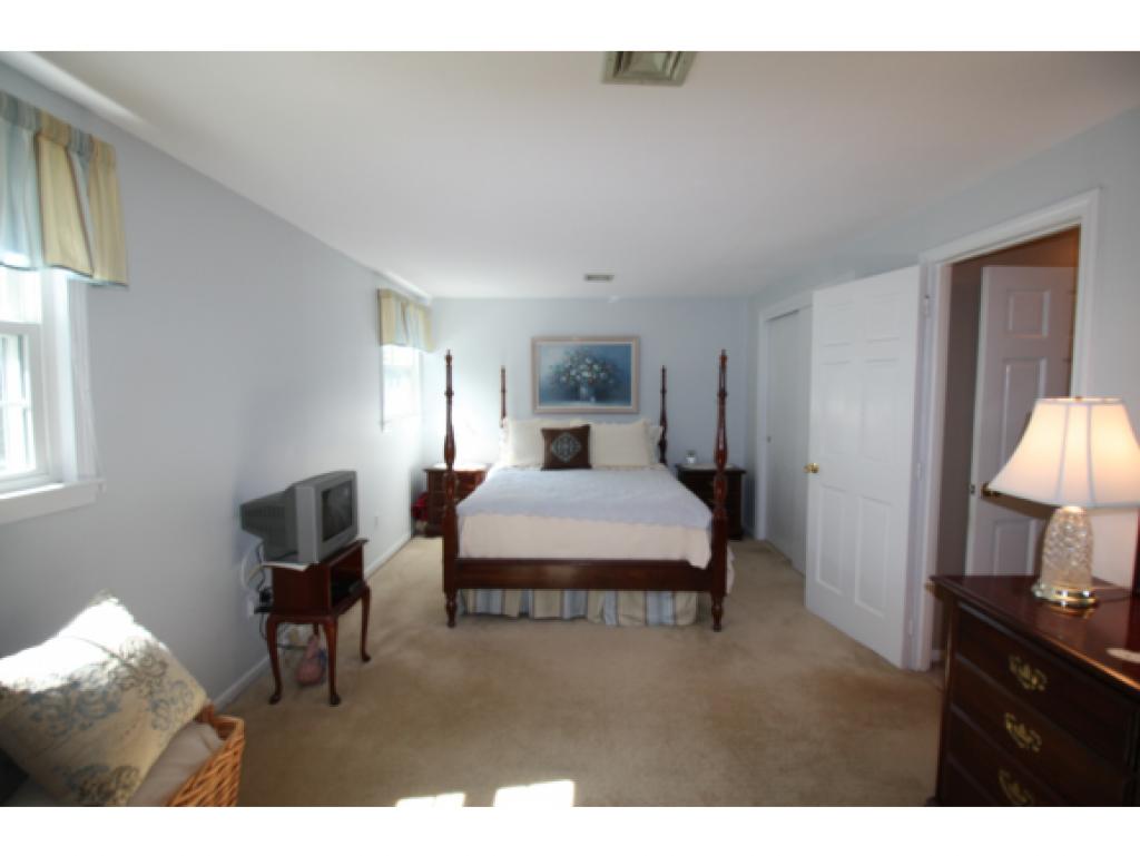 14 Nightingale Road Nashua, NH 03062 - Photo 16 of 20