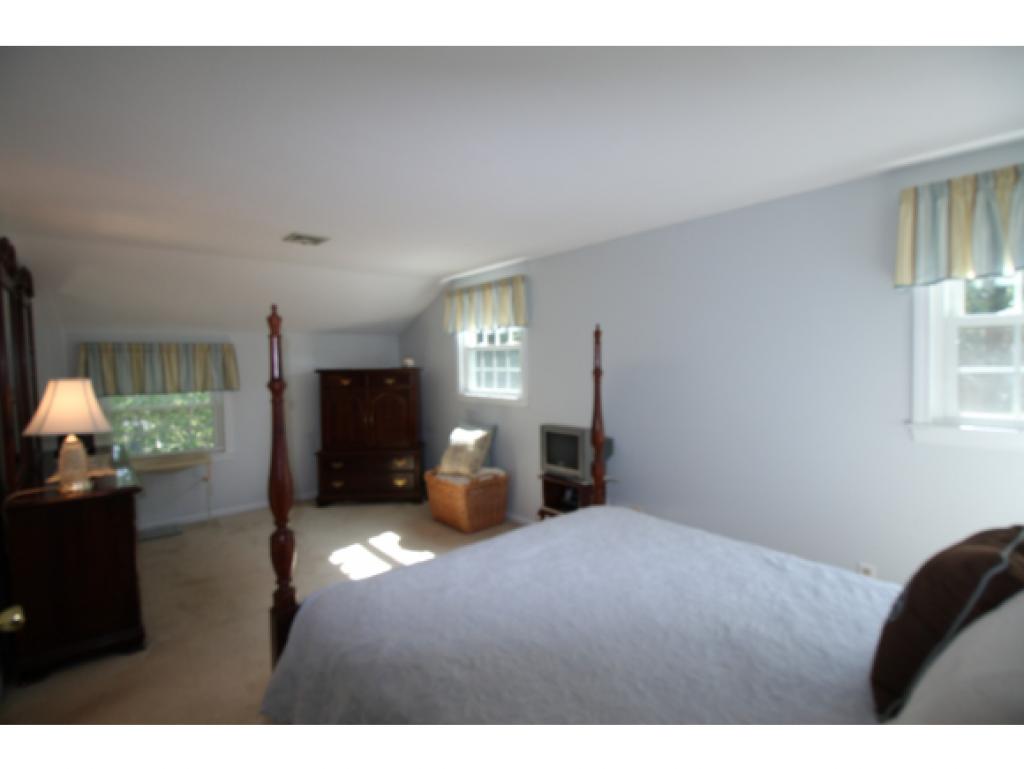 14 Nightingale Road Nashua, NH 03062 - Photo 17 of 20