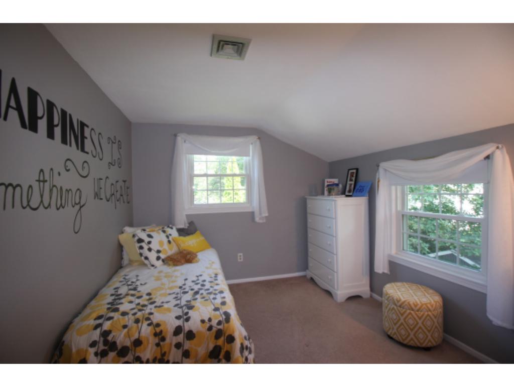 14 Nightingale Road Nashua, NH 03062 - Photo 18 of 20