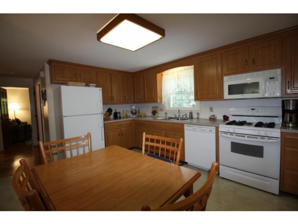 14 Nightingale Road Nashua, NH 03062 - Photo 10 of 20