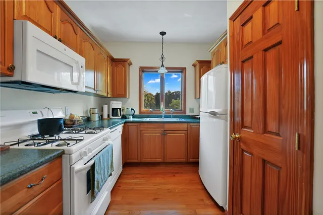 $1,800 | 15 Prospect Street, Taunton, MA 02780