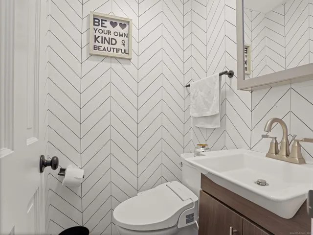 $10,000 | 10 Tupelo Road, Westport, CT 06880