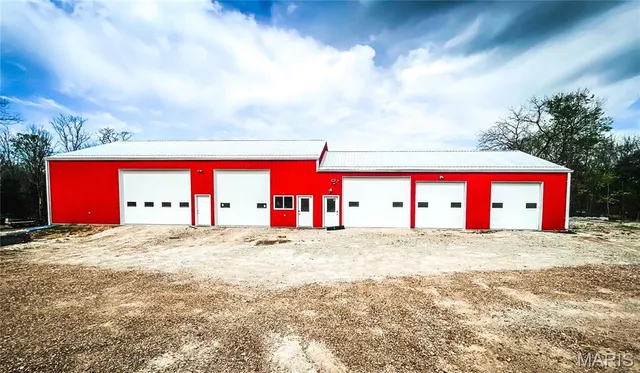 $325,000 | 1351 Hwy 63 Loose Creek, Jefferson City, MO 65101