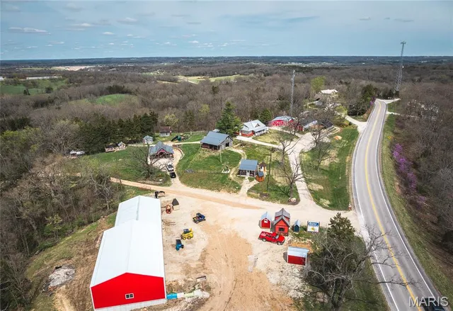 $325,000 | 1351 Hwy 63 Loose Creek, Jefferson City, MO 65101