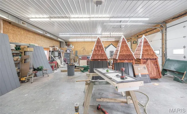 $325,000 | 1351 Hwy 63 Loose Creek, Jefferson City, MO 65101