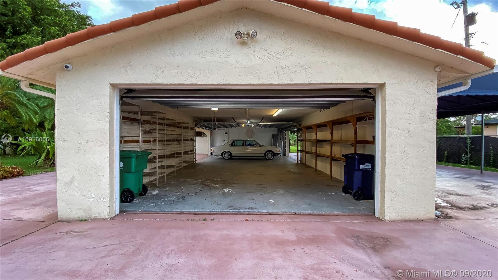 19051 Southwest 272nd Street Homestead, FL 33031 - Photo 36 of 52 3-Car Garage