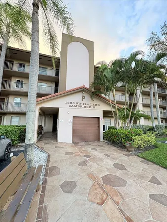 $190,000 | 1300 Southwest 124th Terrace, Unit 304P, Pembroke Pines, FL 33027