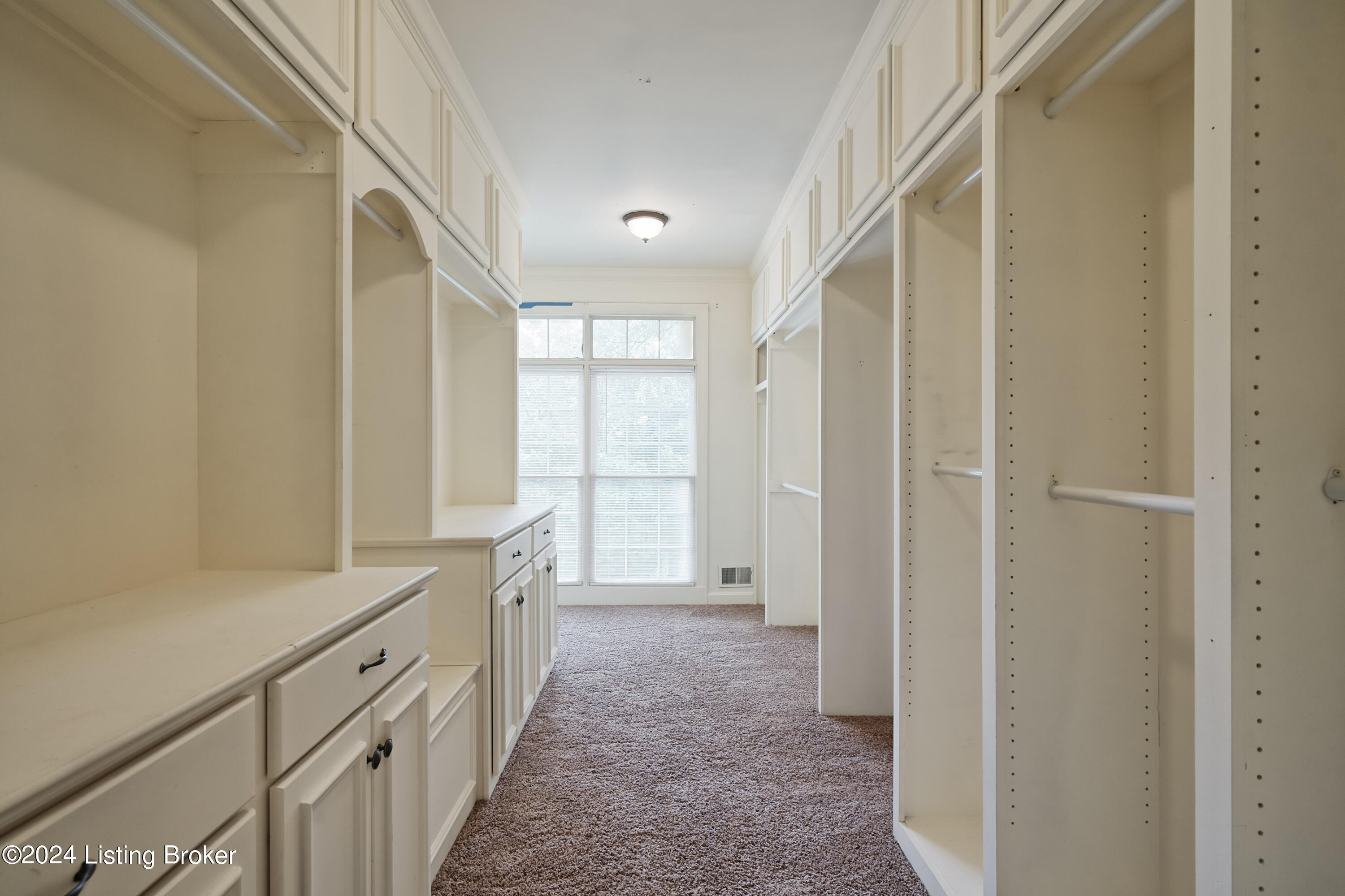 9125 Broad Run Road Louisville, KY 40291 - Photo 26 of 51 Primary Walk-In Closet