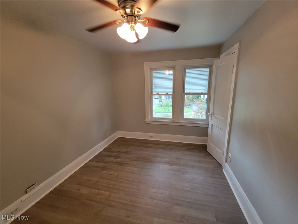 4493 Lilac Road Cleveland, OH 44121 - Photo 17 of 33