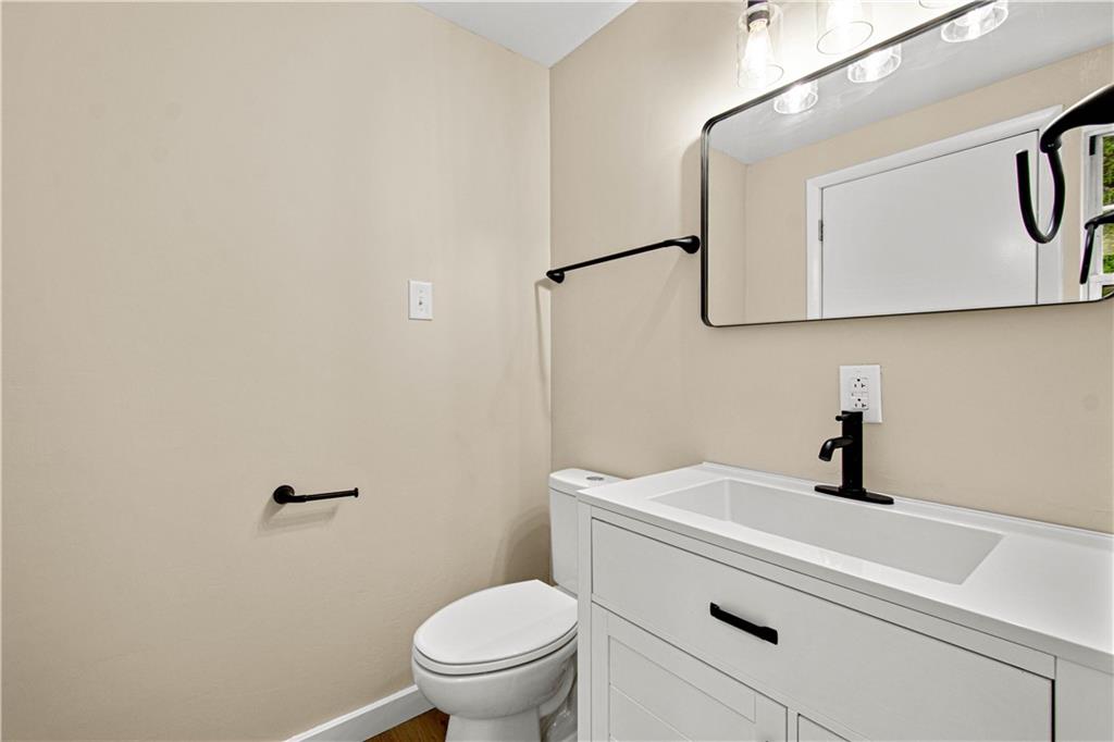 175 Parkedge Road Pittsburgh, PA 15220 - Photo 16 of 29 Ensuite Powder Room