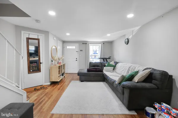 $399,900 | 8785 Ravenglass Way, Montgomery Village, MD 20886