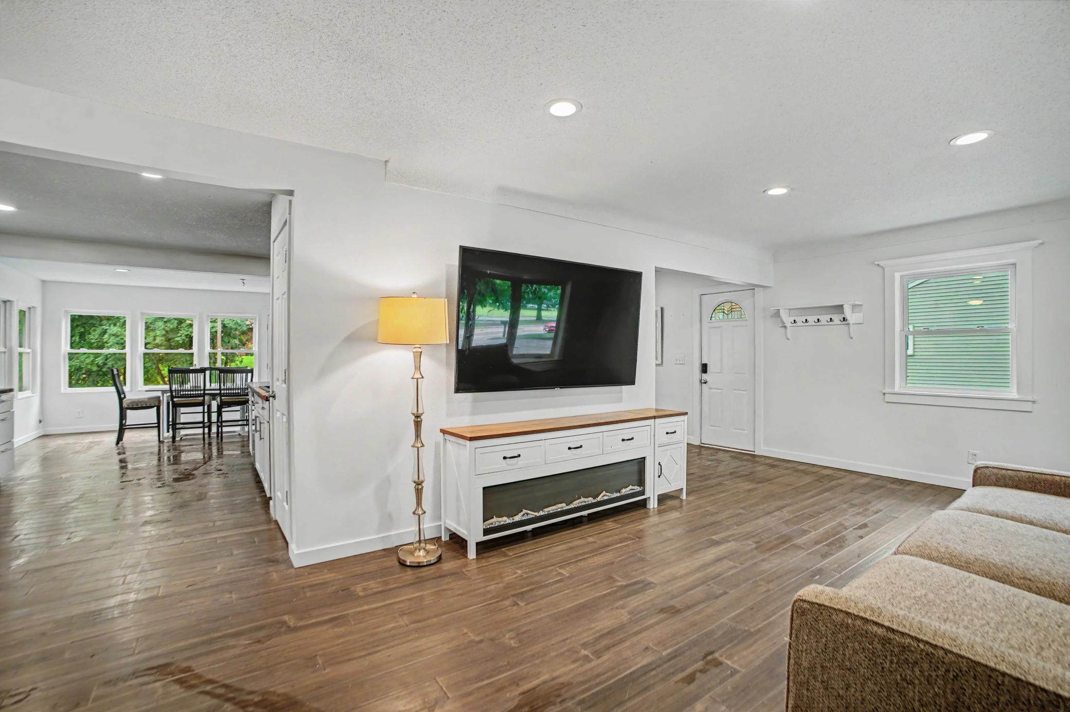 3674 McKnight Road North White Bear Lake, MN 55110 - Photo 3 of 41