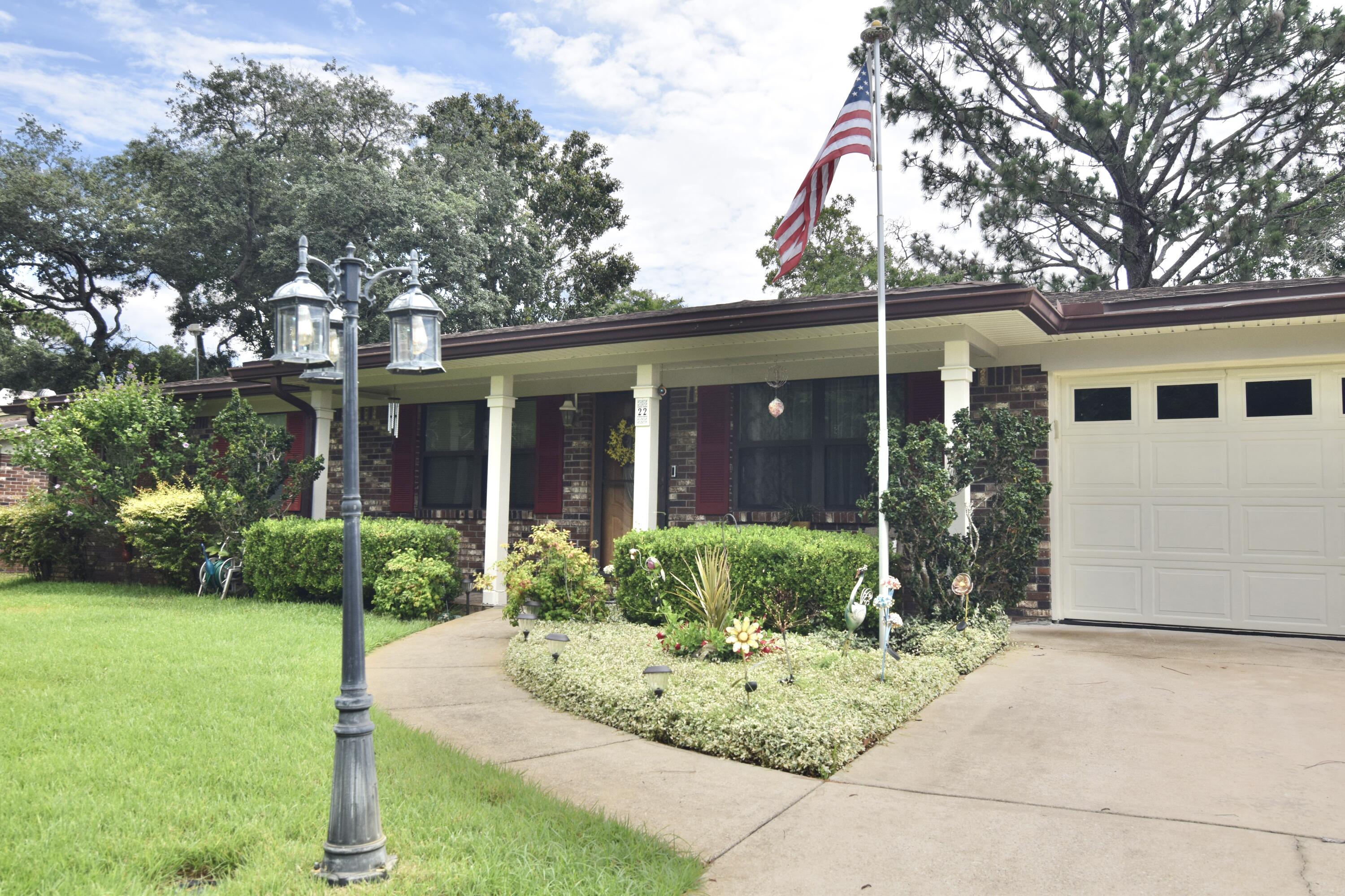 22 10th Street Shalimar, FL 32579 - Photo 2 of 49 22 10th St