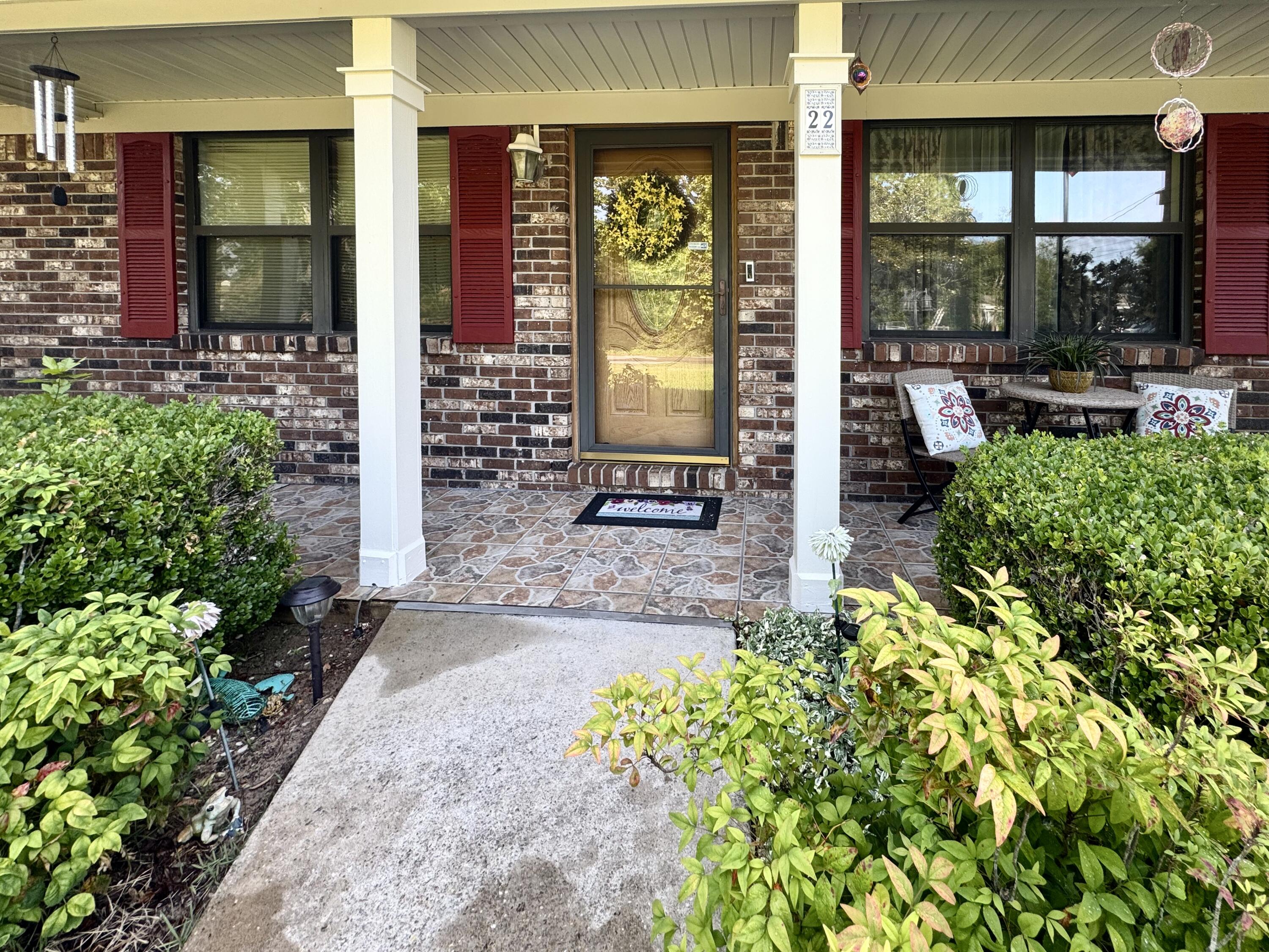 22 10th Street Shalimar, FL 32579 - Photo 4 of 49 22 10th St