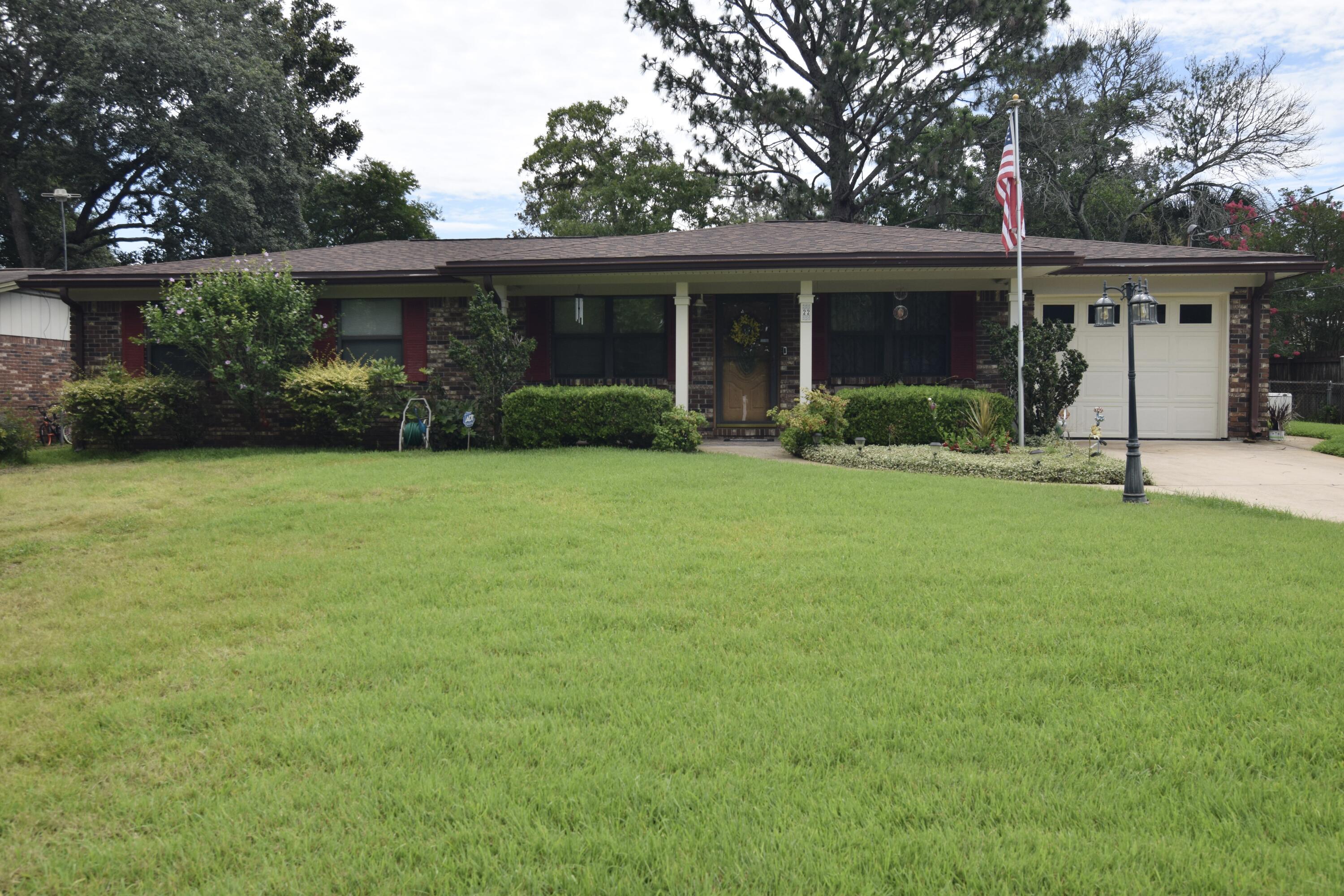 22 10th Street Shalimar, FL 32579 - Photo 48 of 49 22 10th St