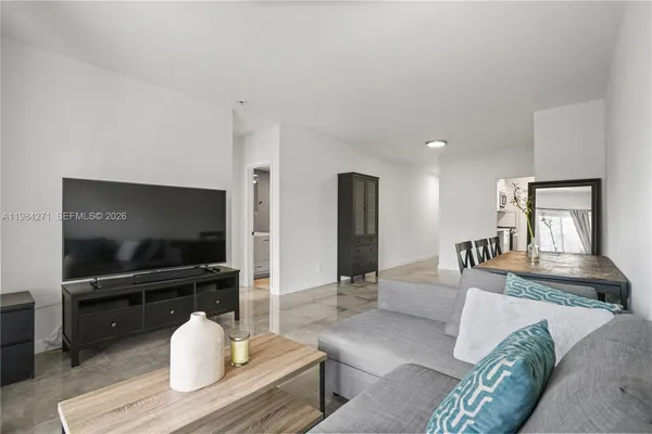 $1,900 | 13105 Ixora Court, Unit 215, North Miami, FL 33181