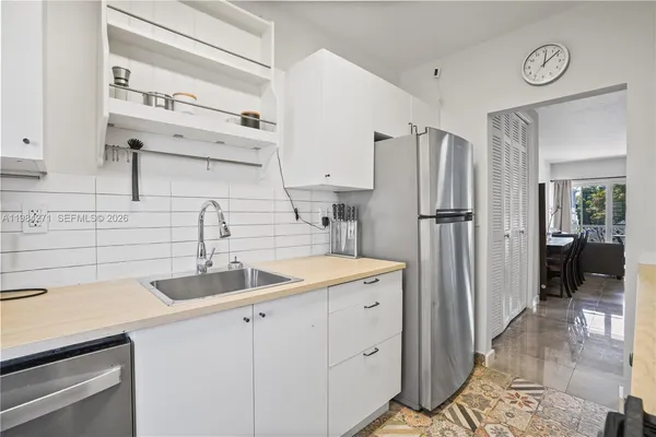 $1,900 | 13105 Ixora Court, Unit 215, North Miami, FL 33181