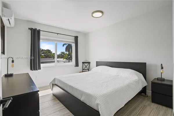 $1,900 | 13105 Ixora Court, Unit 215, North Miami, FL 33181