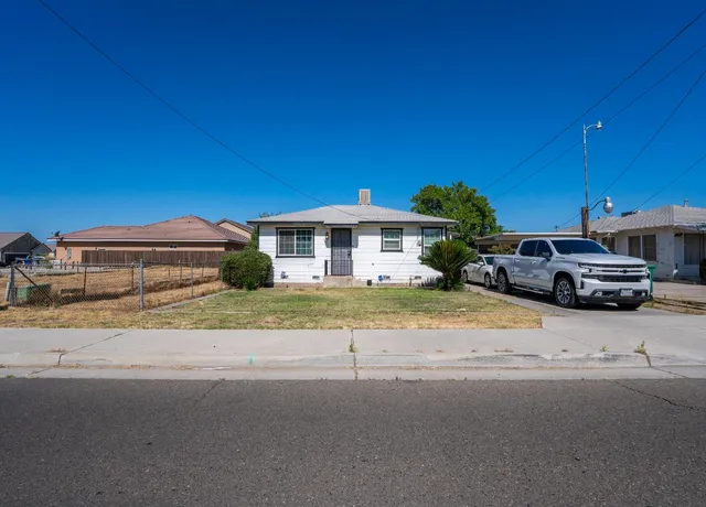 a house view with a outdoor space
