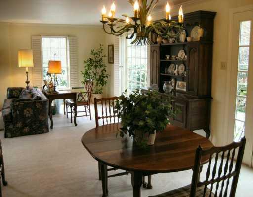 539 Sangree Road Pittsburgh, PA 15237 - Photo 3 of 8 Dining Room.