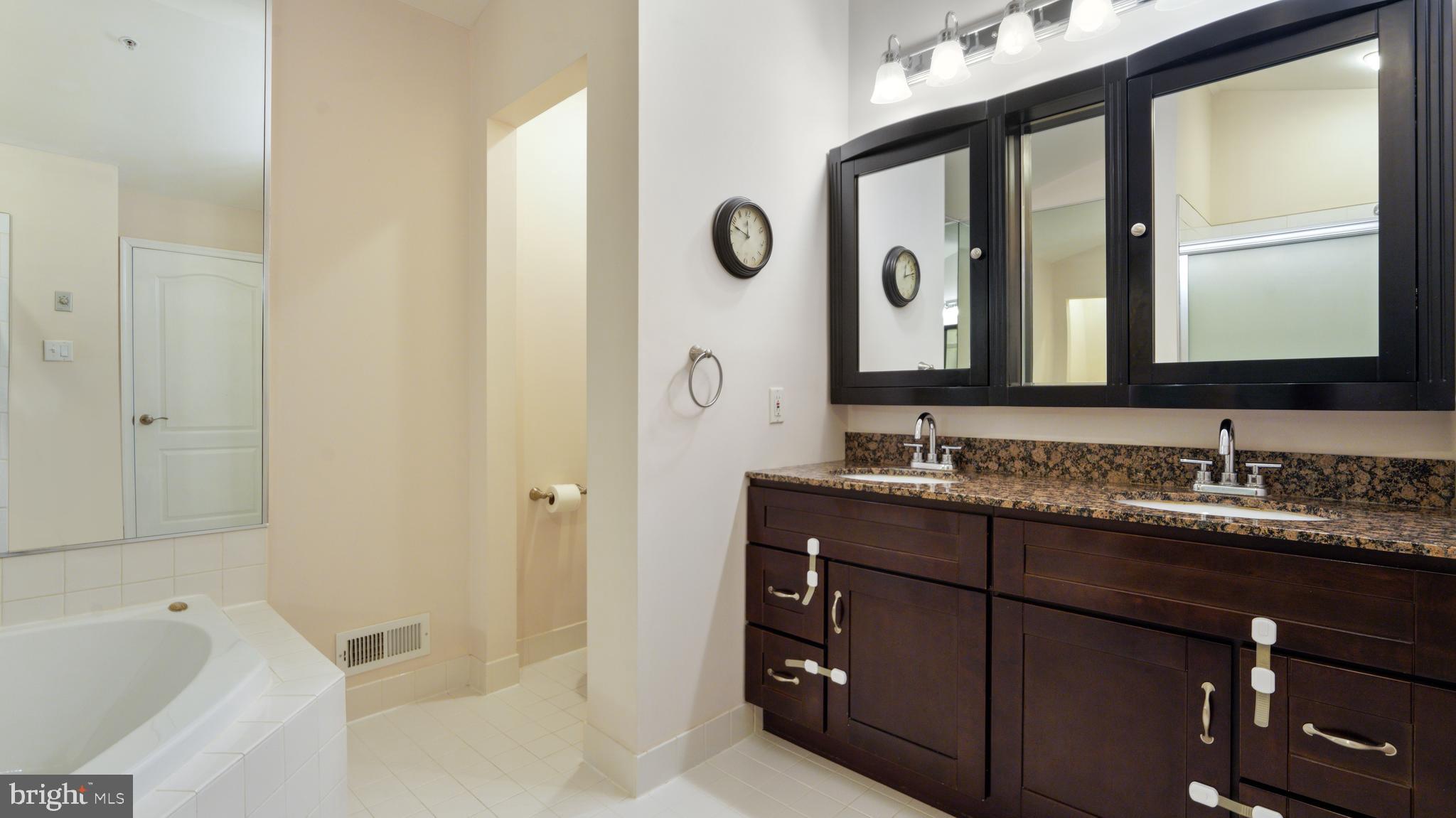 4547 Old Oak Road Doylestown, PA 18902 - Photo 15 of 26 Primary Bath
