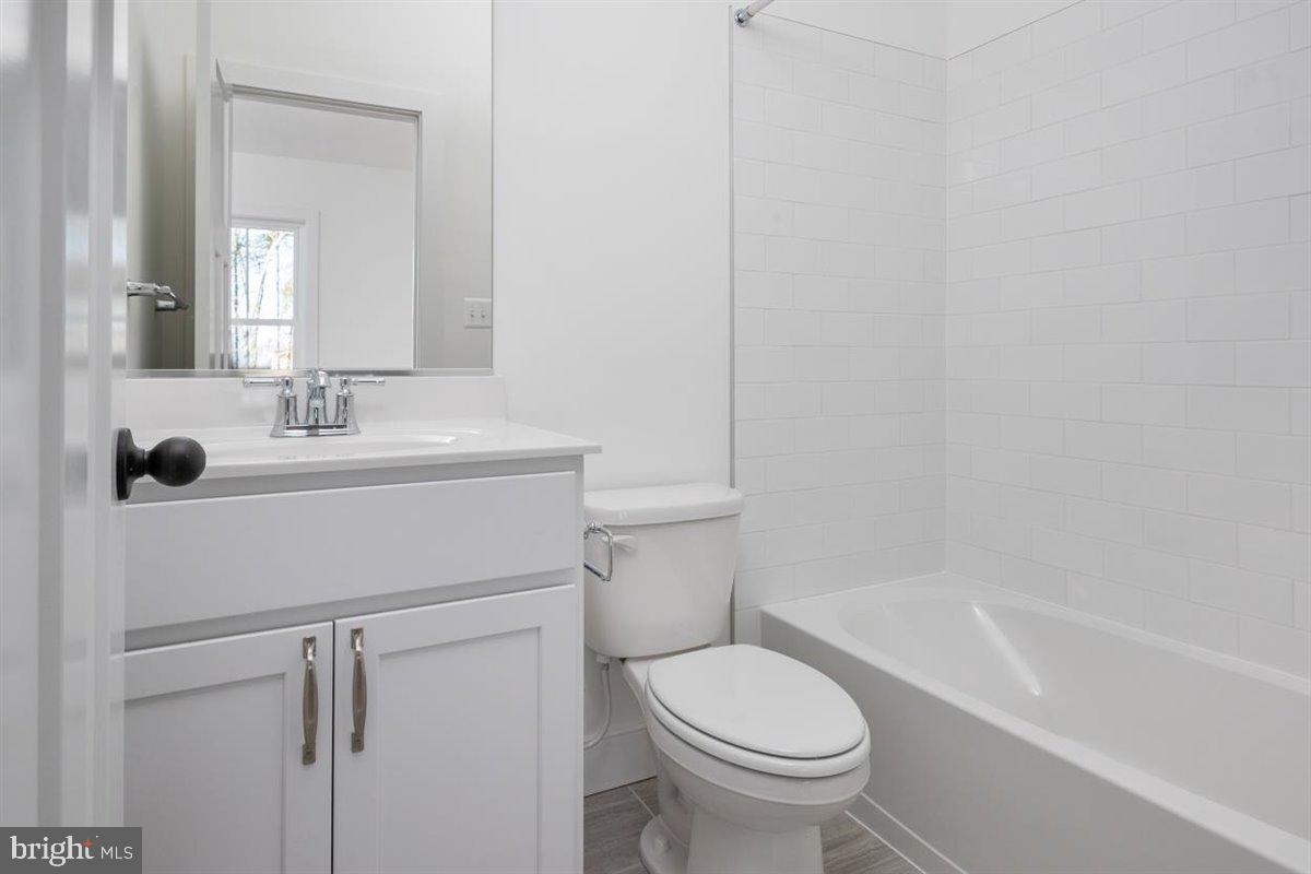 77 Magothy Beach Road Pasadena, MD 21122 - Photo 31 of 44 Private 3rd Bedroom Bath
