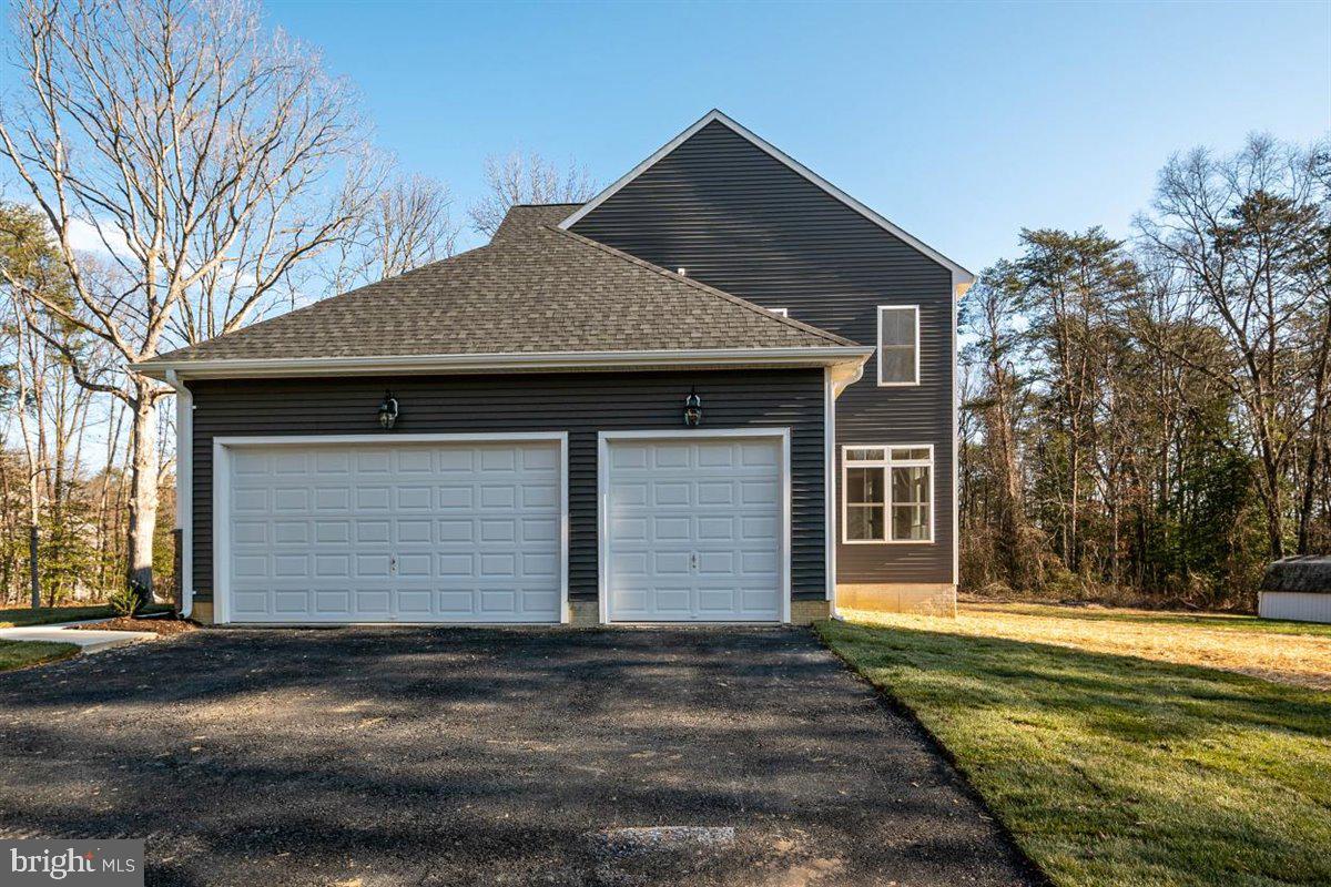 77 Magothy Beach Road Pasadena, MD 21122 - Photo 38 of 44 3 Car Garage