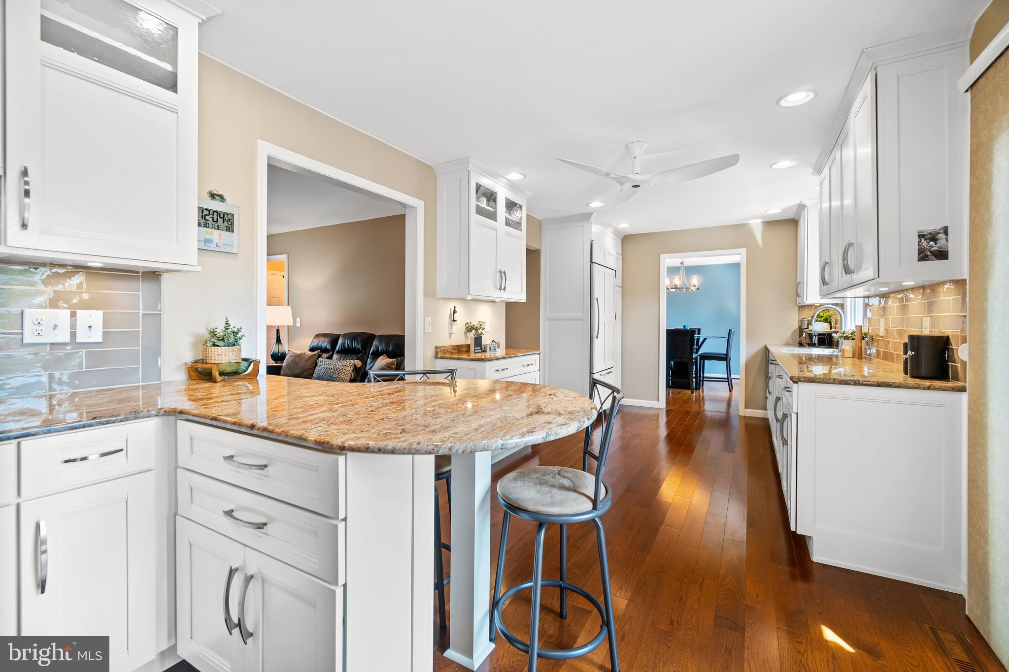 86 Papermill Road Elkton, MD 21921 - Photo 8 of 31 Eat up bar in kitchen